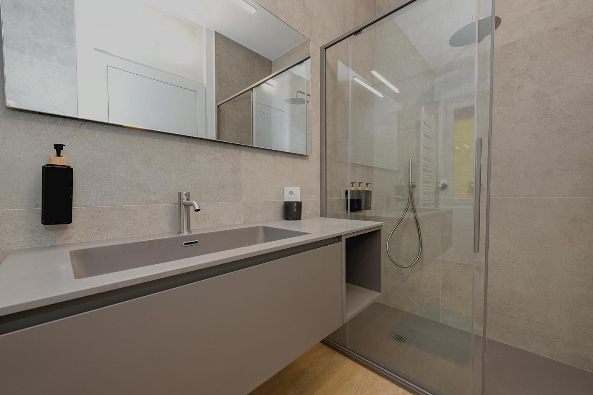 Apartment Desenzanoloft Official Partner Marriott Homes & - The Giant - Renovated 2025 - View Desenzano del Garda