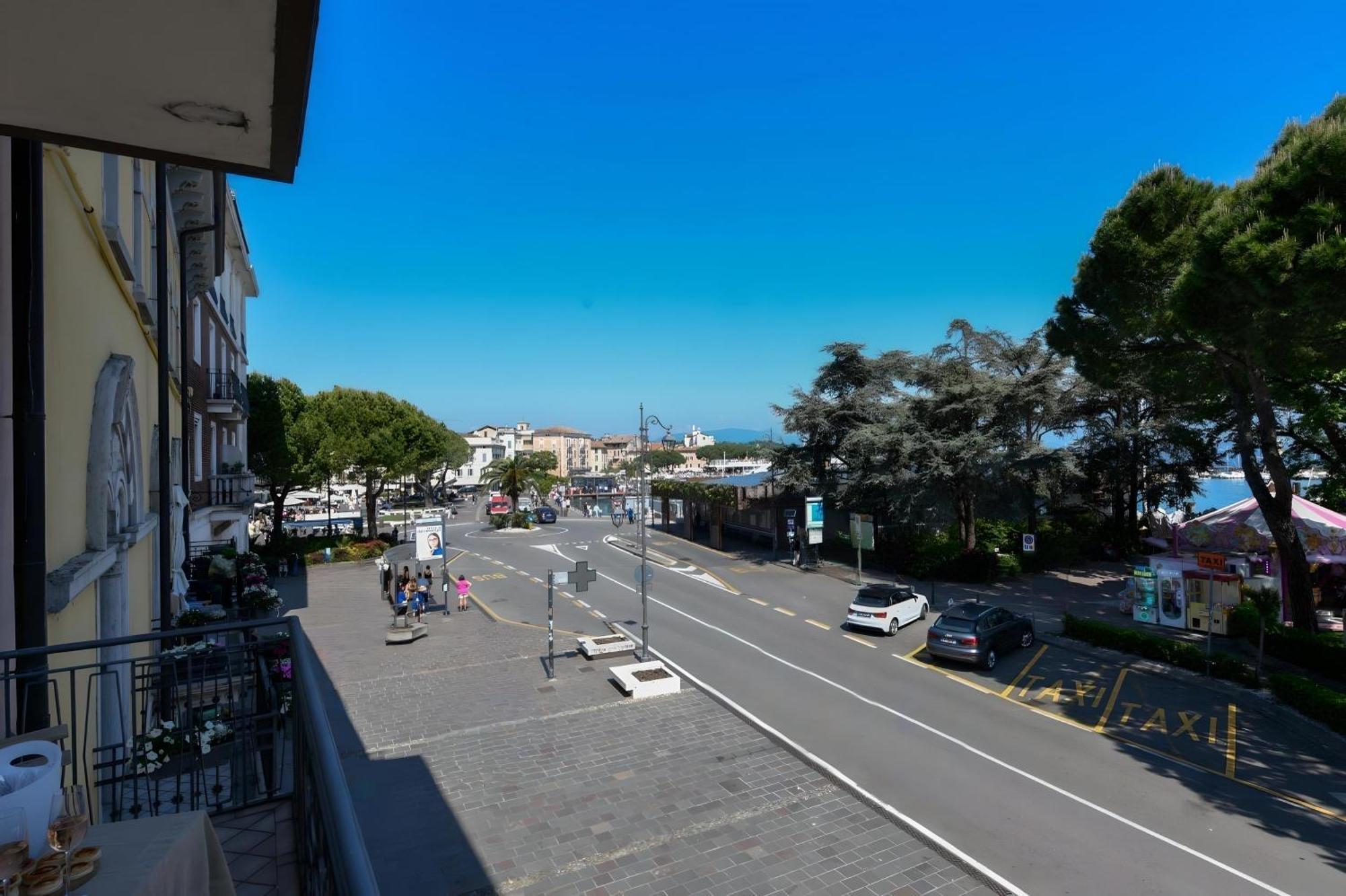 Desenzanoloft Official Partner Marriott Homes & - The Giant - Renovated 2025 - View * Desenzano del Garda